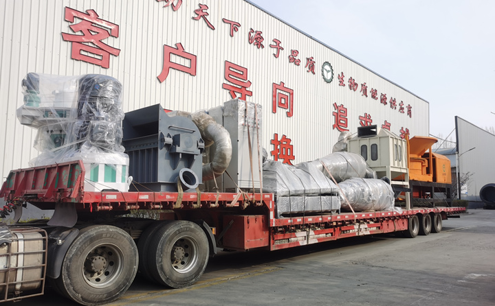 由于山東顆粒機質(zhì)量與價格并存，在市場的所占比例越來越大，越來越多的客戶選擇與山東顆粒機廠家合作，購買鋸末顆粒機、破碎機、粉碎機等設備。